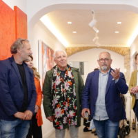 A Firenze, un ponte di colori nella galleria dell’artista albanese Armando Xhomo