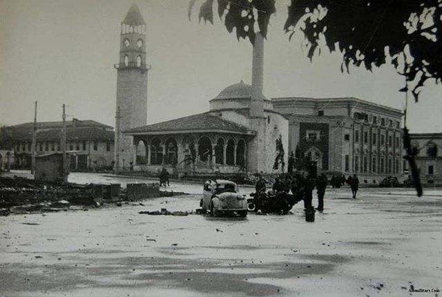 Liberazione di Tirana il 17 Novembre 1944 opt