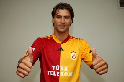 Lorik Cana con la maglia di Galatasaray