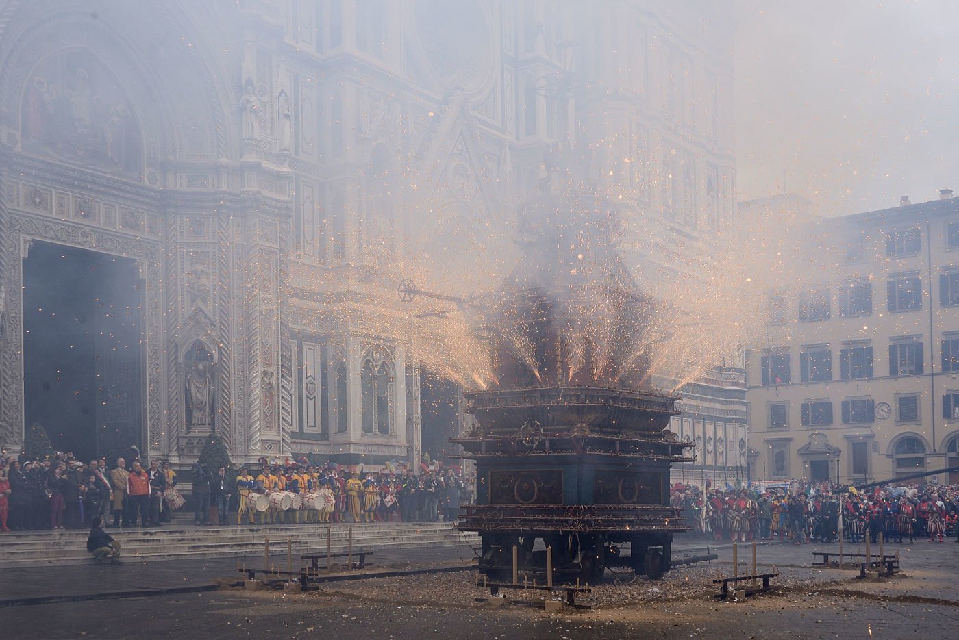 Shpërthimi i qerres Një traditë fiorentine